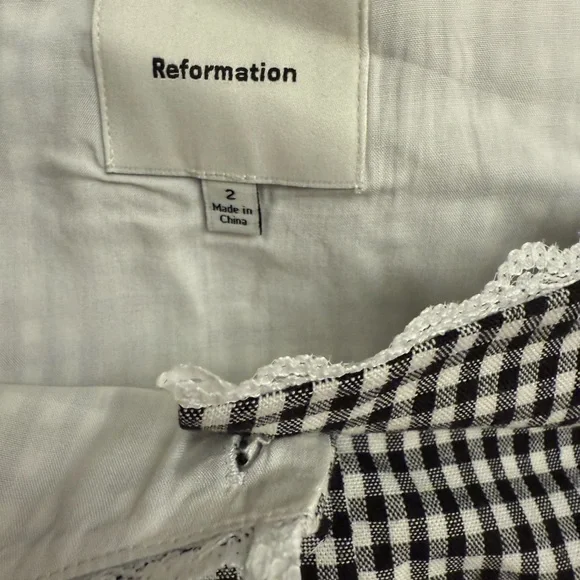 Reformation Amela Linen Top Remy Check
Gingham Black White - Picture 13 of 15